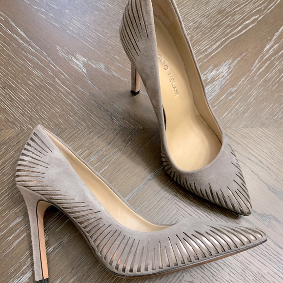 ANTONIO MELANI Shoes - Antonio Melani gray suede with gold inlay heel